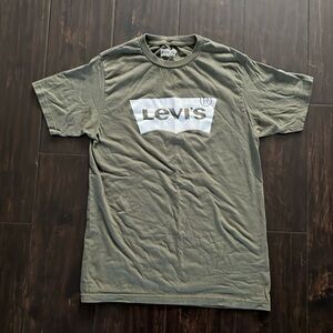 Levi’s Men’s size small tshirt green